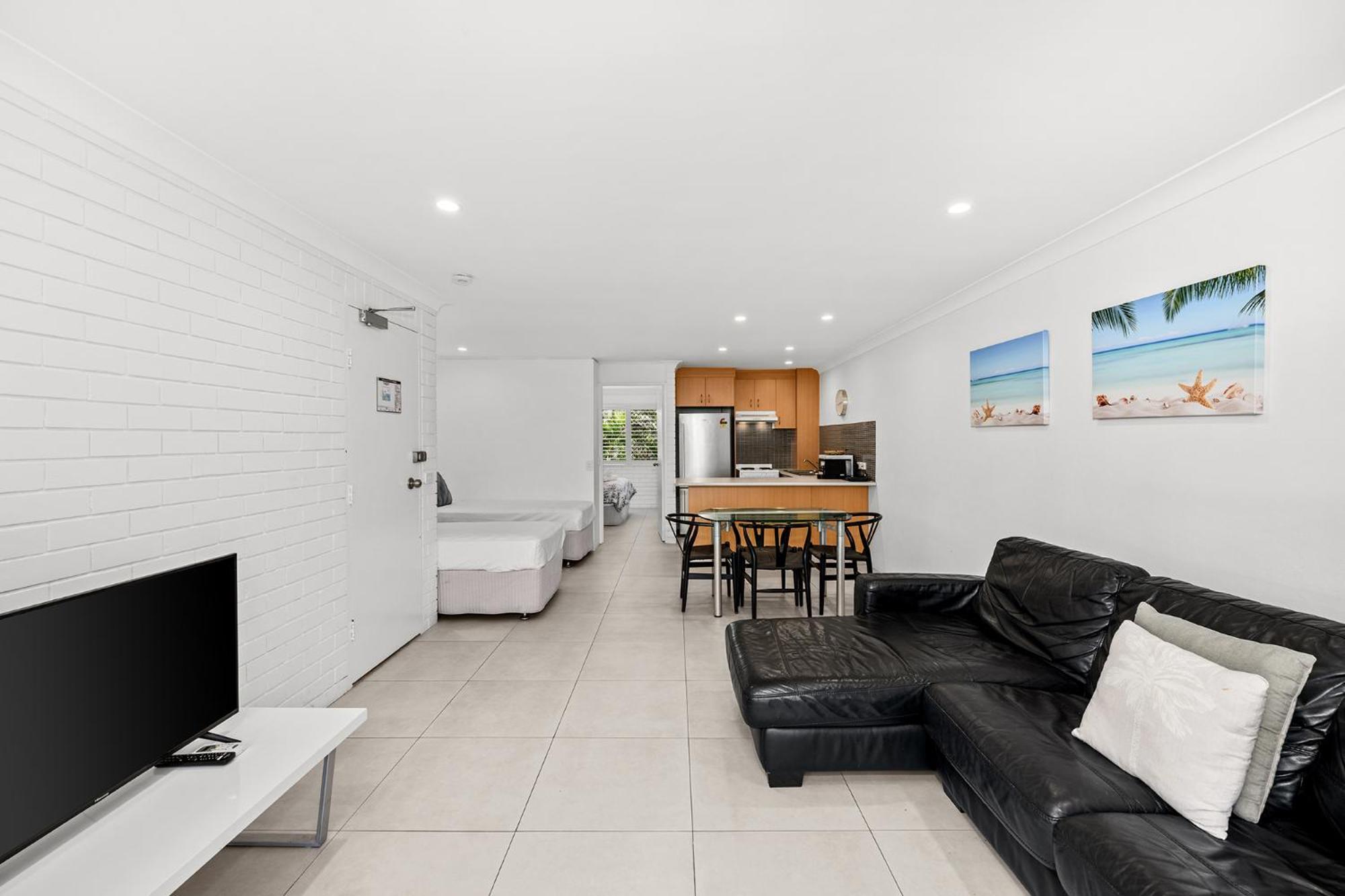 Surfers Paradise- Meters From The Beach! Голд-Кост Экстерьер фото